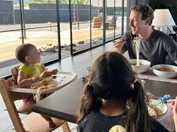 Rayakan Natal Bareng Anak, Mark Zuckerberg Sajikan Mie Sederhana
