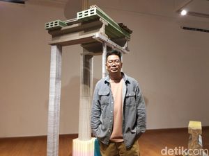 Irfan Hendrian Pakai 900 Kilogram Bekas Naskah Hukum untuk Karya Seni Irfan Hendrian Pakai 900 Kilogram Bekas Naskah Hukum untuk Karya Seni