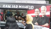 Caferavan Ganjar-Mahfud Bagi-bagi Kopi Gratis