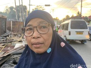 Cerita Warga Terjebak Saat Rukonya Dibakar Massa Simpatisan Lukas Enembe Cerita Warga Terjebak Saat Rukonya Dibakar Massa Simpatisan Lukas Enembe
