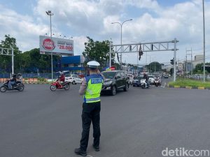 2 Jam, 2.537 Kendaraan Melintas Exit Tol Singosari di Libur Tahun Baru 2 Jam, 2.537 Kendaraan Melintas Exit Tol Singosari di Libur Tahun Baru