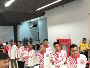 Gibran Tiba di Labuan Bajo Disambut Kesebelasan Kroasia