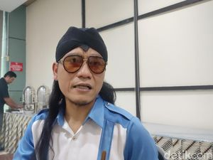 Videonya Bagi-bagi Uang Viral, Gus Miftah: Itu Sedekah dari Haji Her