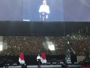 Jokowi Ditanya soal Tukin Anggota KPU: Saya Berusaha Januari Selesai