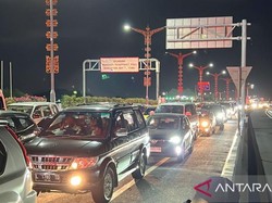 Lalin di Bali Macet Parah, WNA Jalan Kaki ke Bandara Ngurah Rai