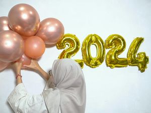 KuTips: Life Hacks! Karet Gelang untuk Dekorasi Balon Tahun Baru KuTips: Life Hacks! Karet Gelang untuk Dekorasi Balon Tahun Baru