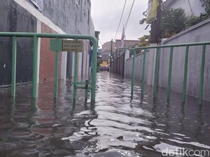 Dilanda Hujan Deras, Sejumlah Kawasan di Lowokwaru Kota Malang Banjir Dilanda Hujan Deras, Sejumlah Kawasan di Lowokwaru Kota Malang Banjir