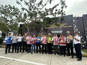 Tinjau Tol Kalikangkung, Menhub Minta Antisipasi Puncak Arus Balik Nataru Tinjau Tol Kalikangkung, Menhub Minta Antisipasi Puncak Arus Balik Nataru
