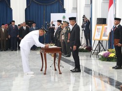 Bey Machmudin Lantik Asmawa Tosepu Jadi Pj Bupati Bogor