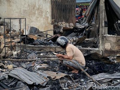 Penampakan Ruko-Rumdin Korem Dibakar Pengantar Jenazah Lukas Enembe