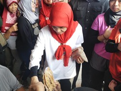 Atikoh Blusukan Ke Pasar Semarang, Pedagang Keluhkan Harga Tak Stabil