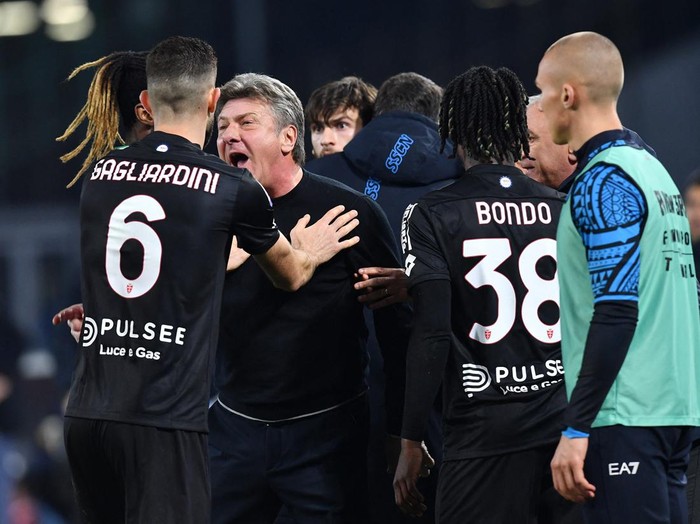 Soccer Football - Serie A - Napoli v Monza - Stadio Diego Armando Maradona, Naples, Italy - December 29, 2023 Napoli coach Walter Mazzarri reacts REUTERS/Jennifer Lorenzini
