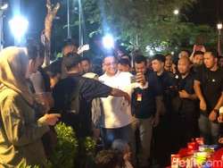 Tahun Baruan di Jogja, Anies Baswedan Sekeluarga Jalan-jalan ke Malioboro