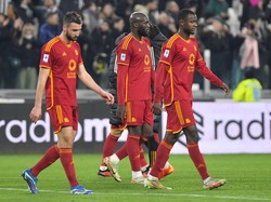 Serigala Roma Ompong di Kandang Lawan