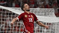 Barnabas Varga juga tampil tajam sepanjang 2023 dengan melesakkan 39 gol. Rinciannya, ia membuat 17 gol untuk Ferencvaros, 18 gol di Paksi FC, dan Timnas Hungaria 4 gol. (Foto: ATTILA KISBENEDEK/AFP)