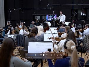 Peran Krusial Musik Pengiring dalam 13 Bom di Jakarta, Direkam di Makedonia Peran Krusial Musik Pengiring dalam 13 Bom di Jakarta, Direkam di Makedonia