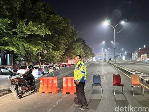 Fly Over Makassar Ditutup di Malam Tahun Baru 2024, Lalin Padat Fly Over Makassar Ditutup di Malam Tahun Baru 2024, Lalin Padat