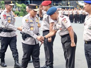 Kapolda Metro Pimpin Upacara Kenaikan Pangkat 2.627 Personel