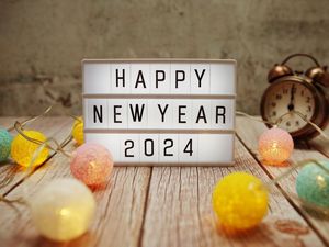 30 Kata-kata Bijak Tahun Baru 2024: Penuh Haru dan Menyentuh Hati 30 Kata-kata Bijak Tahun Baru 2024: Penuh Haru dan Menyentuh Hati