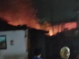 1 Rumah di Jalan Toa Daeng Makassar Terbakar Diduga gegara Petasan