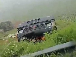 Minibus Tabrak Pikap di Jalur Wisata Dieng, 12 Luka-luka