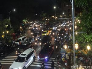 Lalu Lintas Kota Malang Naik 2 Kali Lipat Jelang Pergantian Tahun 2024 Lalu Lintas Kota Malang Naik 2 Kali Lipat Jelang Pergantian Tahun 2024