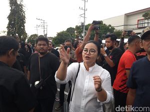 Jenguk Korban Penganiayaan Oknum TNI, Ketua TPD Jateng: Harus Dituntaskan! Jenguk Korban Penganiayaan Oknum TNI, Ketua TPD Jateng: Harus Dituntaskan!