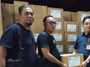 Surat Suara Presiden-DPR RI Tiba di Palembang, Masih Kurang DPRD Sumsel Surat Suara Presiden-DPR RI Tiba di Palembang, Masih Kurang DPRD Sumsel