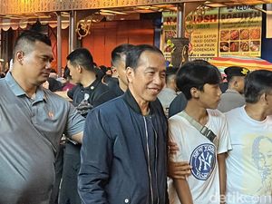 Jokowi Habiskan Malam Tahun Baru 2024 di Solo Car Free Night Jokowi Habiskan Malam Tahun Baru 2024 di Solo Car Free Night