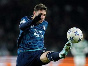 Milan Siap Naikkan Tawaran Untuk Santiago Gimenez