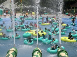 Bolehkah Berenang Saat Puasa? Berikut Penjelasannya