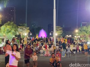 Taman Surya Surabaya Dibuka hingga Pukul 00.00 Saat Malam Pergantian Tahun Taman Surya Surabaya Dibuka hingga Pukul 00.00 Saat Malam Pergantian Tahun