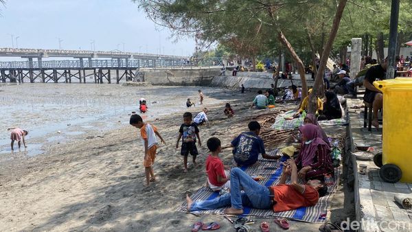 THP Kenjeran Masih Ramai Dikunjungi Menjelang Tahun Baru