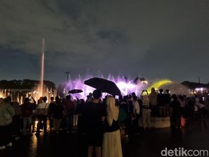 Rayakan Tahun Baru, 30 Ribu Lebih Warga Mulai Padati TMII