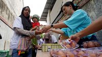 Tularkan Sejuta Kebaikan dengan Berbagi Susu Gratis di Jakarta