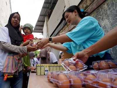 Tularkan Sejuta Kebaikan dengan Berbagi Susu Gratis di Jakarta