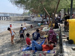 Cuaca Cerah Jelang Tahun Baru, THP Kenjeran Diserbu Ribuan Wisatawan