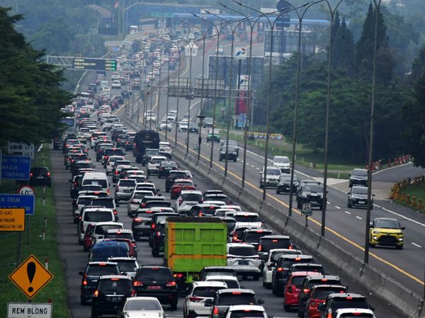 Penampakan Arus Balik Libur Tahun Baru di Jalur Puncak