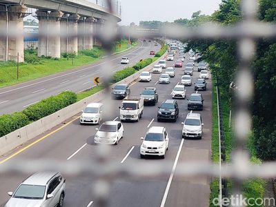 Potret Arus Balik Libur Tahun Baru di Tol Cipularang