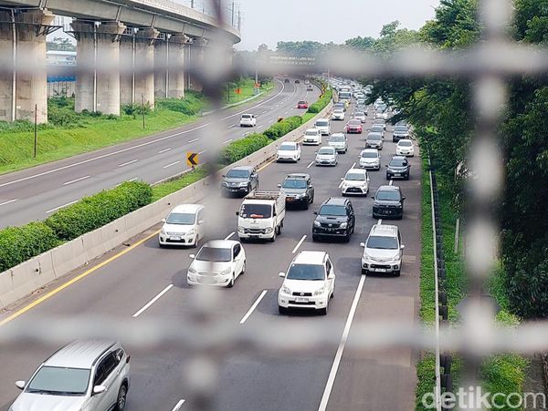 Potret Arus Balik Libur Tahun Baru di Tol Cipularang