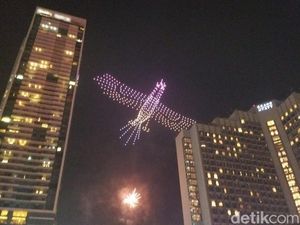 Tahun Baru 2024, Begini Penampakan Atraksi 500 Drone di Bundaran HI