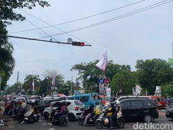 Jalan Arah Ragunan Jaksel Macet, Lalin Dialihkan