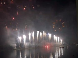 Kemeriahan Warga Sambut Tahun Baru 2024 di Ancol