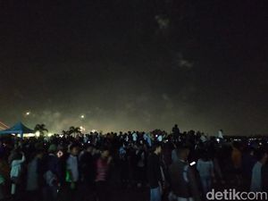 Warga Tetap Padati BKB Palembang Meski Sudah Diimbau Bubar Saat Malam Tahun Baru