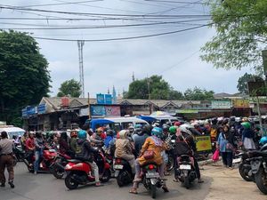 Jalanan Macet, Wisatawan Ragunan Memilih Pulang Jalan Kaki Jalanan Macet, Wisatawan Ragunan Memilih Pulang Jalan Kaki