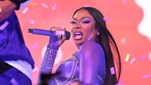 Aksi Megan Thee Stallion Manggung di Times Square