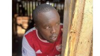 Sedih banget ya fans Arsenal, tahun baru bukannya keluar pesta malah ngumpet! (Foto: Twitter)