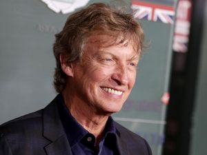 Bantah Lecehkan Paula Abdul, Eks Produser American Idol Digugat 2 Wanita Lain Bantah Lecehkan Paula Abdul, Eks Produser American Idol Digugat 2 Wanita Lain