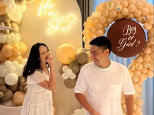 Foto: Pamela Bowie Gelar Gender Reveal & Pesta Tahun Baru, Mesra Bareng Suami Foto: Pamela Bowie Gelar Gender Reveal & Pesta Tahun Baru, Mesra Bareng Suami