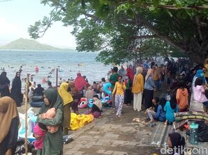 Libur Tahun Baru, Pantai Lawata Jadi Primadona di Bima Libur Tahun Baru, Pantai Lawata Jadi Primadona di Bima